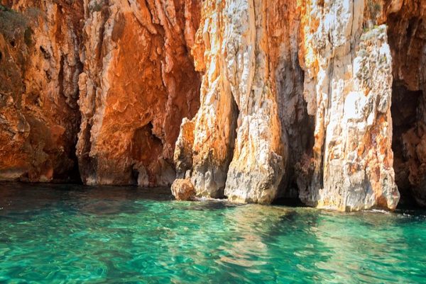 Top Boat Tours in Hvar - Red Rocks